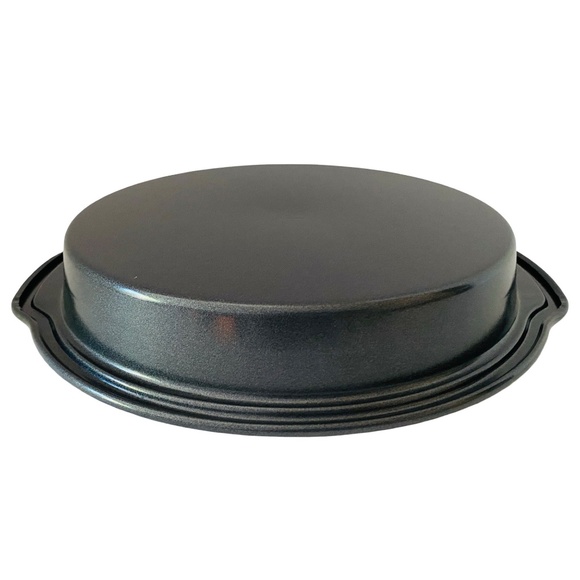 One Pampered Chef Nonstick 9" Cake Pan - Picture 2 of 4